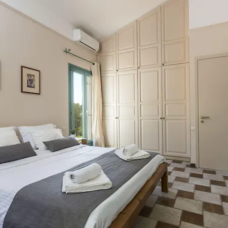Villa Electra Beachfront *