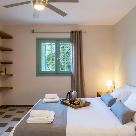 Electra Beachfront 빌라