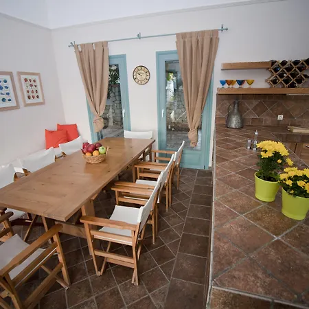 Electra Beachfront Vila