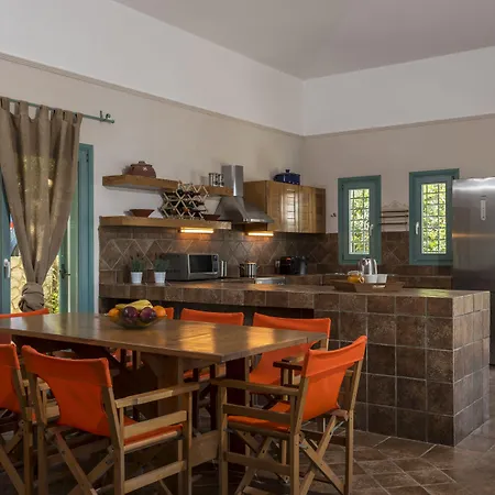 Vila Electra Beachfront *