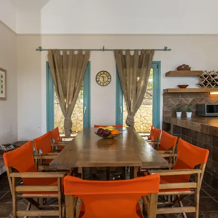 Vila Electra Beachfront