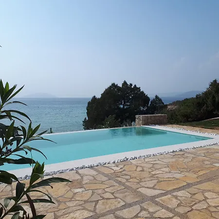 Vila Electra Beachfront