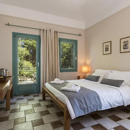 Electra Beachfront Villa *