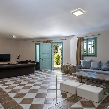 Electra Beachfront Villa *