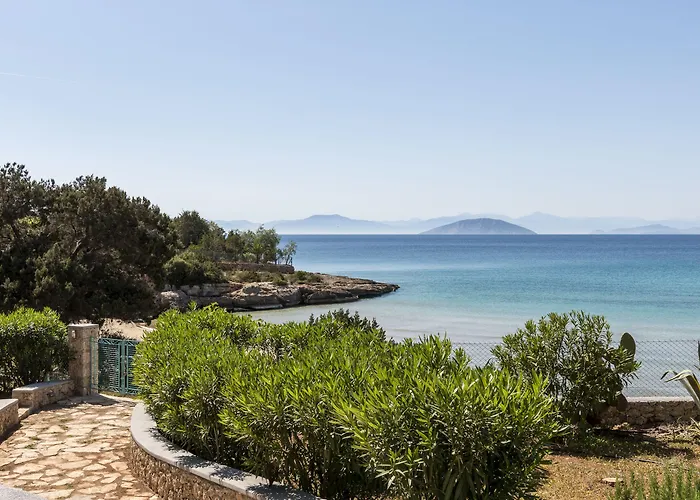 Electra Beachfront Villa *